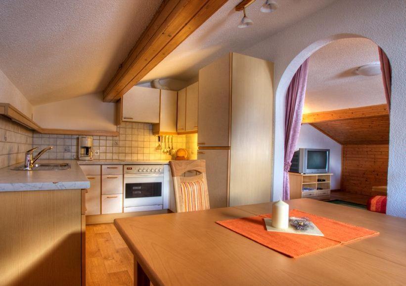 פרטנאו Ferienhaus Bergkristall מראה חיצוני תמונה